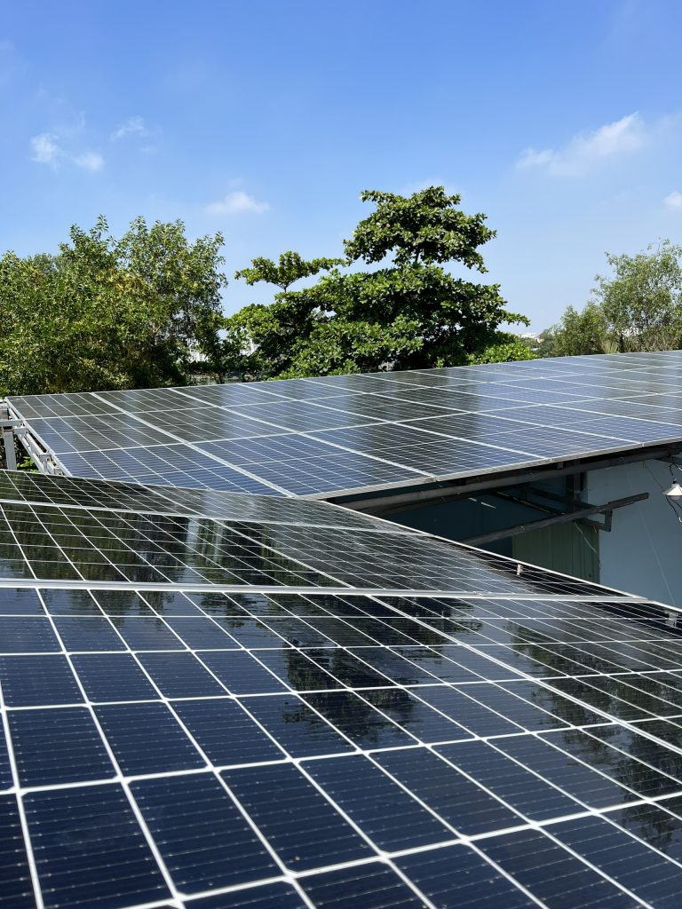 Vệ sinh pin năng lượng giá rẻ
